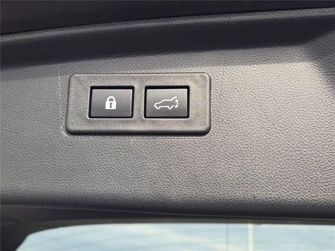 Used 2023 Subaru Outback Touring AWD/4WD image 34
