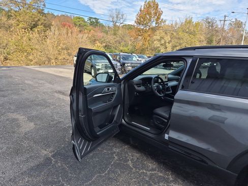 New 2026 Ford Explorer ST-Line image 9