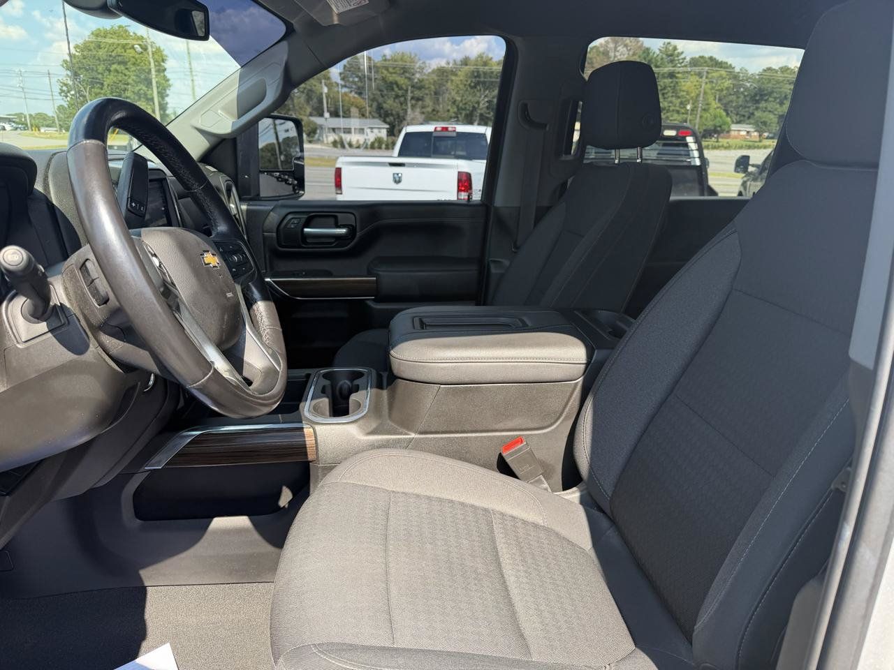 Used 2021 Chevrolet Silverado 2500 LT w/ Convenience Package AWD/4WD image 11