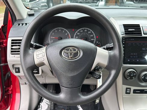 Used 2012 Toyota Corolla LE FWD image 18