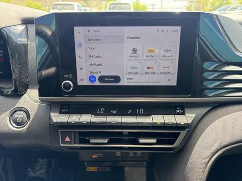 Used 2025 Toyota Camry LE w/ Convenience Package image 25