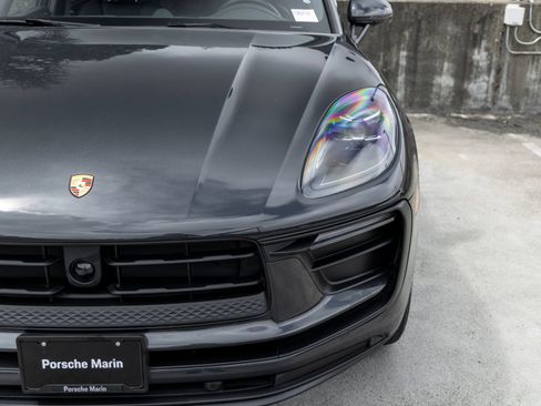 Certified 2026 Porsche Macan AWD/4WD image 16