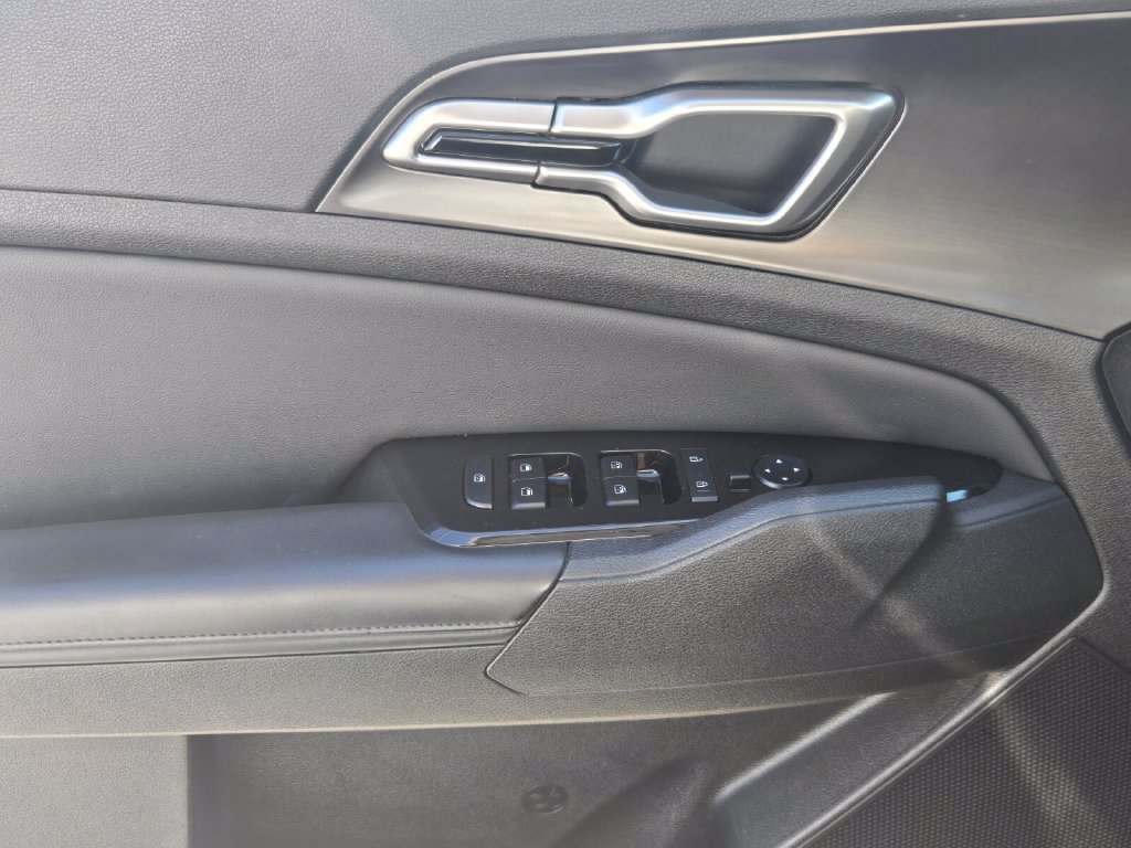 Used 2023 Kia Sportage EX FWD image 26