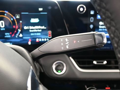 Used 2025 Chevrolet Equinox LT image 28