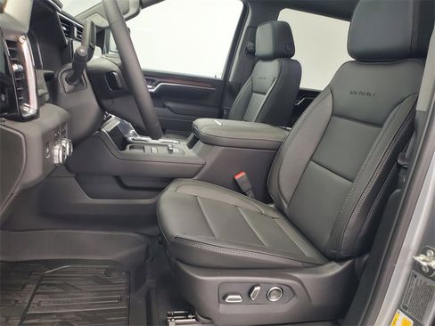 New 2026 GMC Sierra 3500 Denali w/ Denali Reserve Package image 7