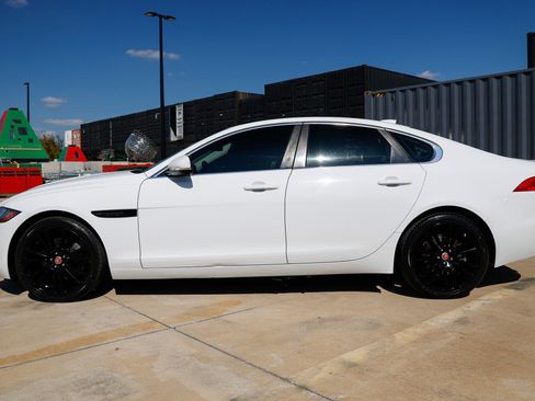 Used 2018 Jaguar XF Prestige image 8