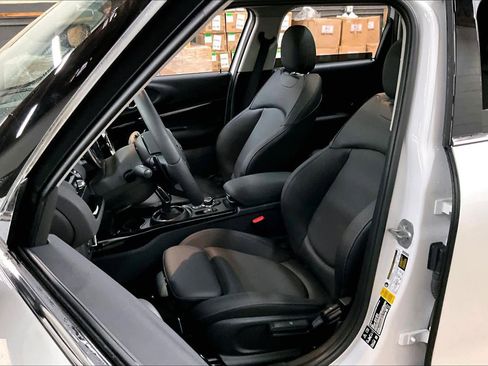 Used 2024 MINI Cooper Clubman S image 27