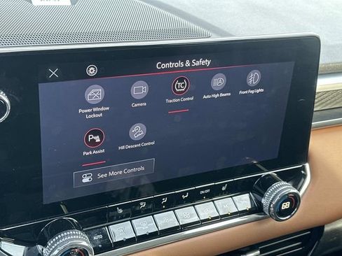 Used 2024 GMC Canyon AT4 w/ Canyon Safety Plus Package image 34