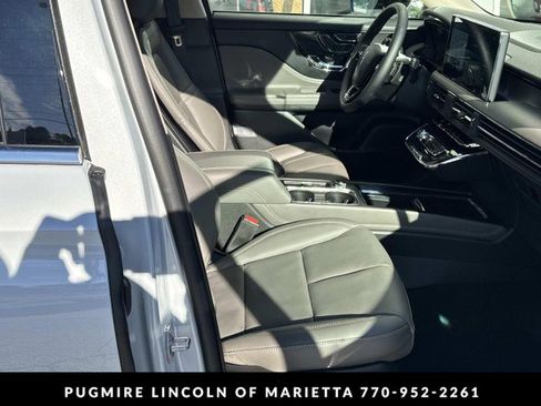 New 2026 Lincoln Corsair Premiere image 13