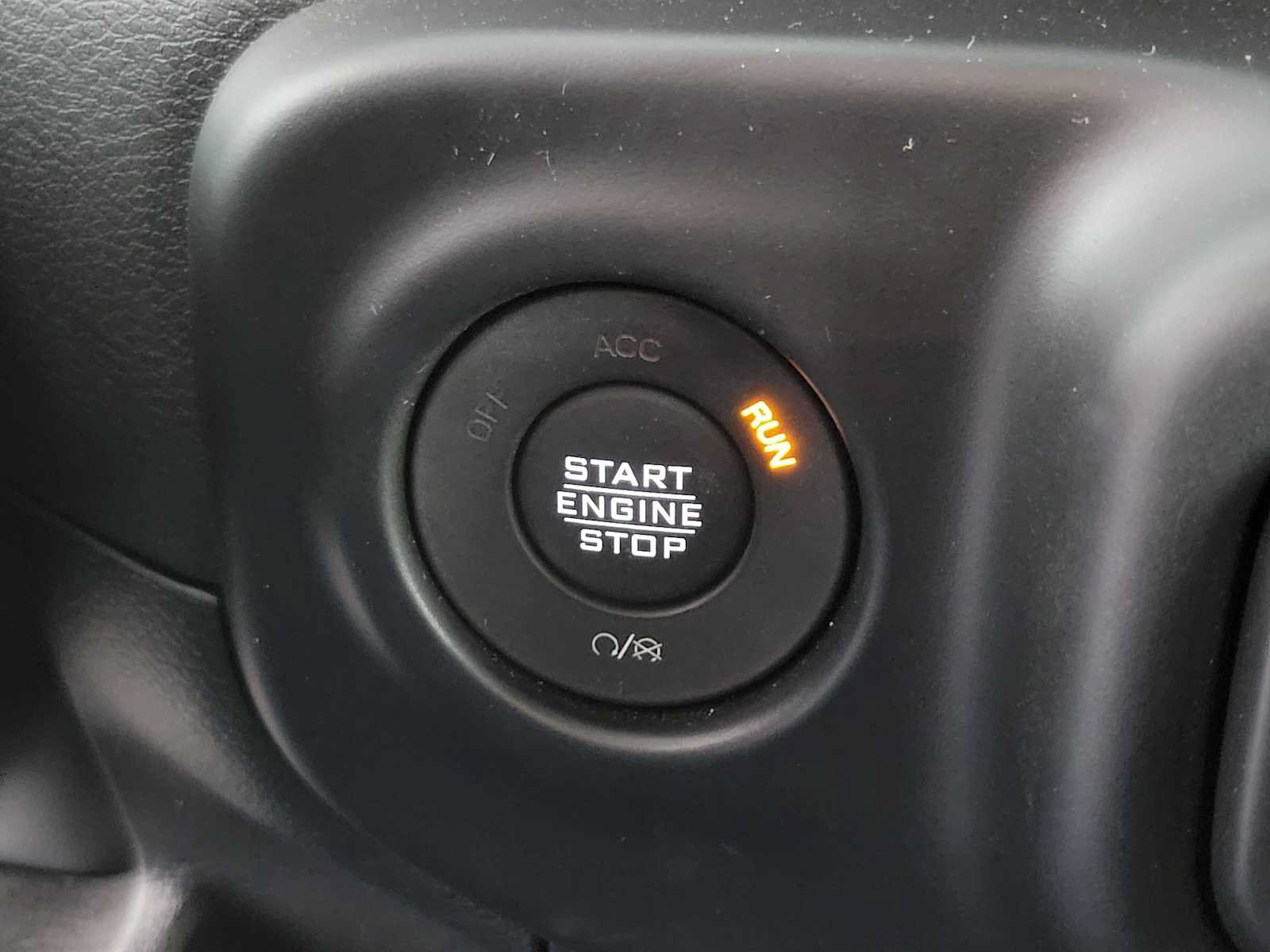 Used 2022 Jeep Wrangler Unlimited Sahara AWD/4WD image 31