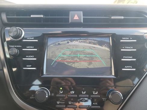 Used 2019 Toyota Camry LE image 29