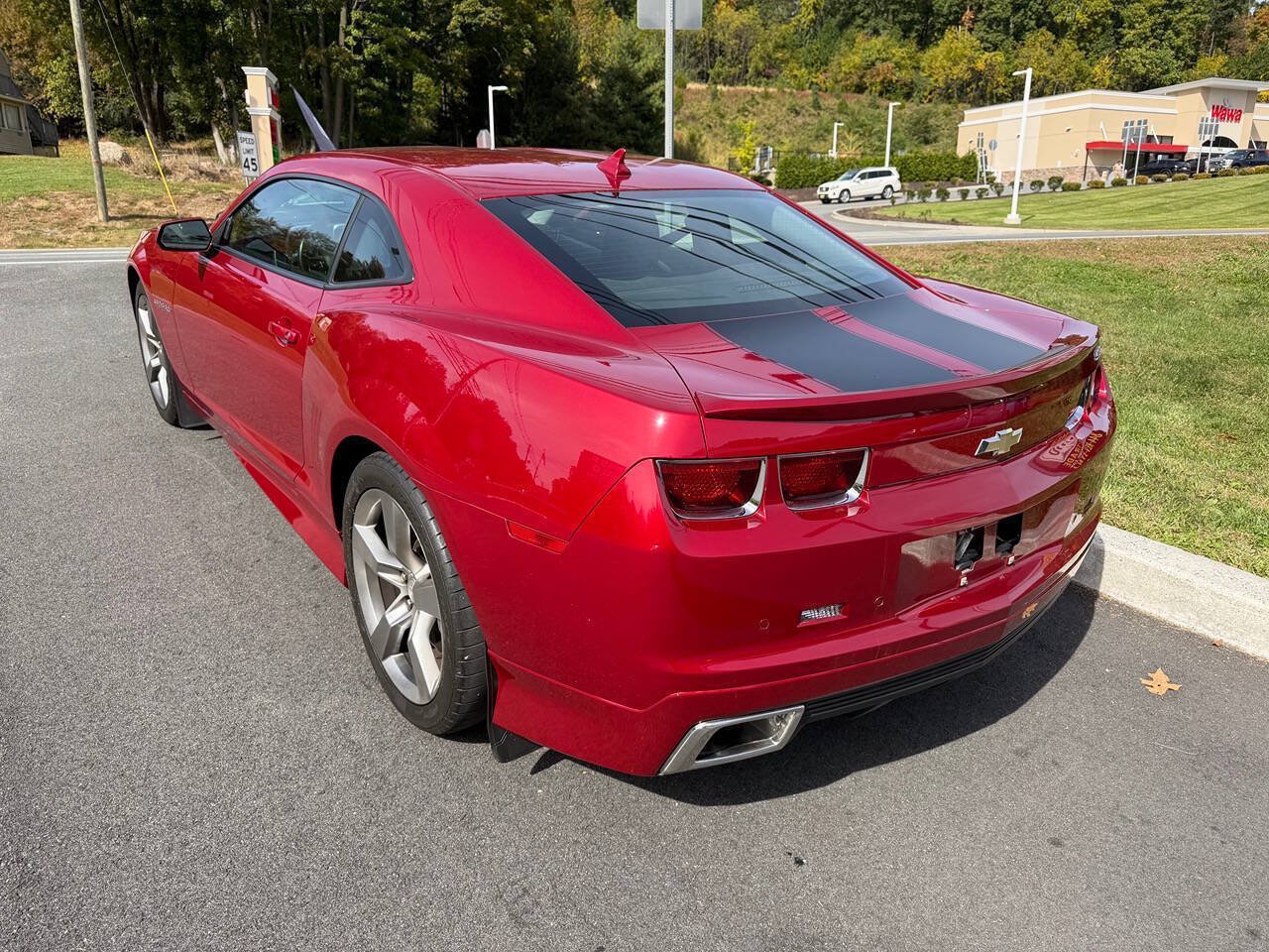 Used 2012 Chevrolet Camaro SS RWD image 4