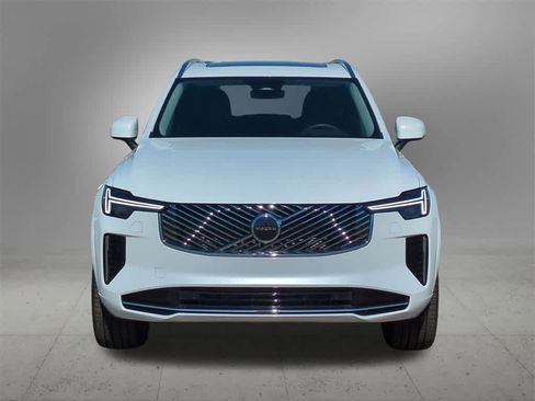 Certified 2025 Volvo XC90 B5 Core w/ Protection Package Premier image 9