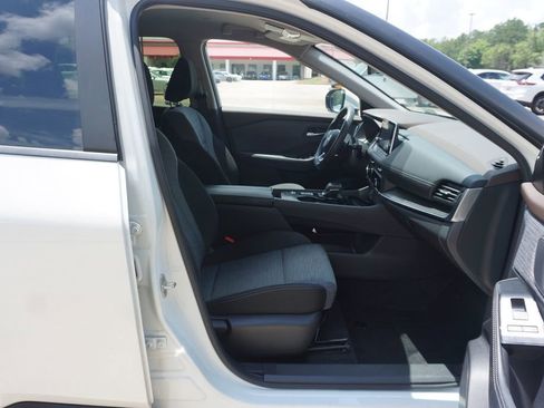 Used 2023 Nissan Rogue SV FWD image 14