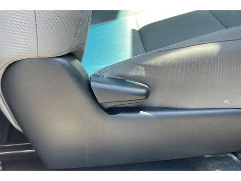 Used 2018 Toyota Tacoma SR5 RWD image 22