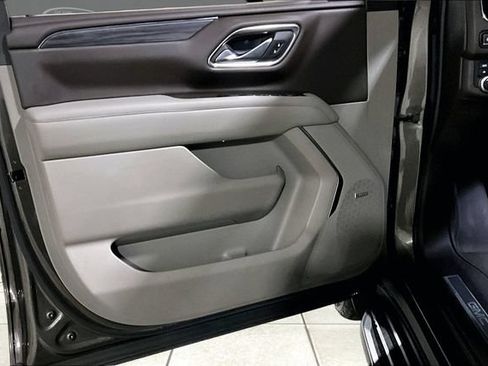 Used 2021 GMC Yukon XL SLT w/ SLT Premium Package AWD/4WD image 11