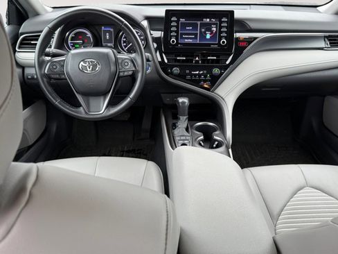 Used 2022 Toyota Camry SE image 13