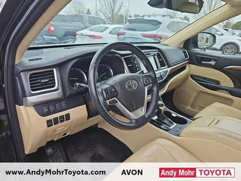 Used 2018 Toyota Highlander Limited image 9