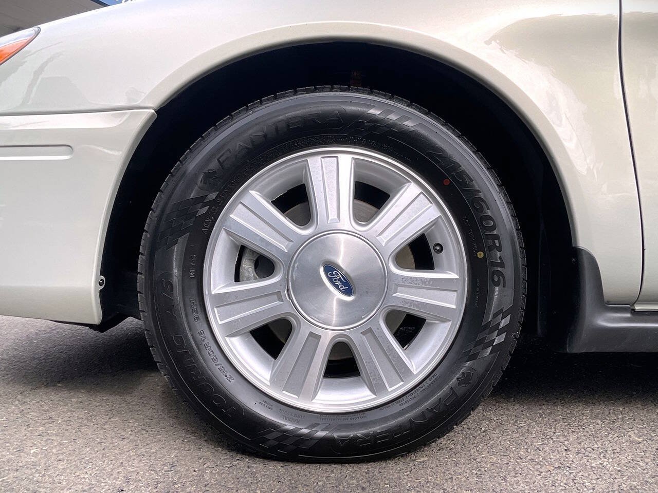 Used 2005 Ford Taurus SEL FWD image 3