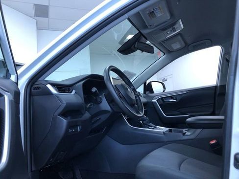 Used 2025 Toyota RAV4 XLE AWD/4WD image 11