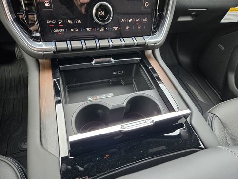 New 2026 GMC Yukon Denali w/ Denali Reserve Package image 14