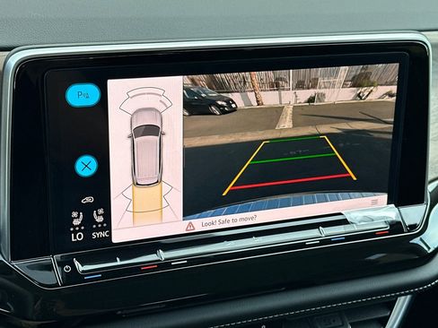 New 2026 Volkswagen Atlas SE FWD image 18