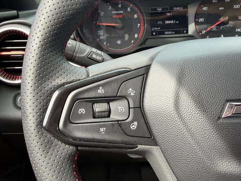 Certified 2024 Chevrolet Trax RS w/ Sunroof Package FWD image 28
