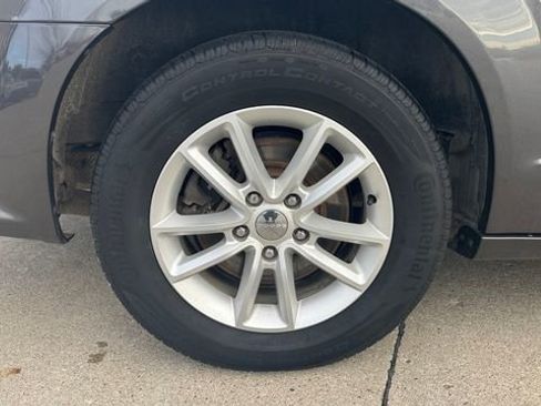 Used 2019 Dodge Grand Caravan SXT image 11