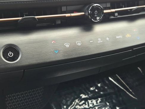 Used 2024 Nissan Ariya AWD image 32