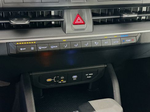 Used 2025 Kia K4 FWD image 24