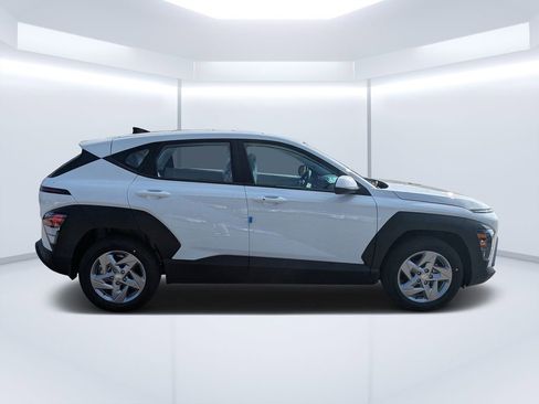 New 2026 Hyundai Kona SE FWD image 2