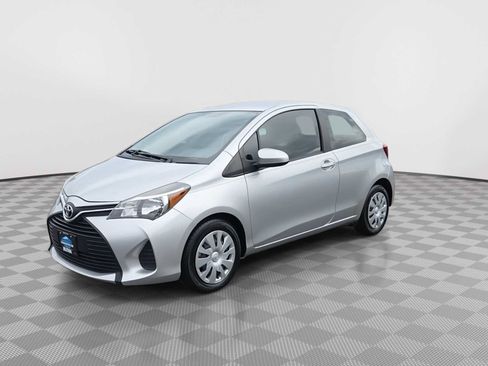 Used 2016 Toyota Yaris L FWD image 4