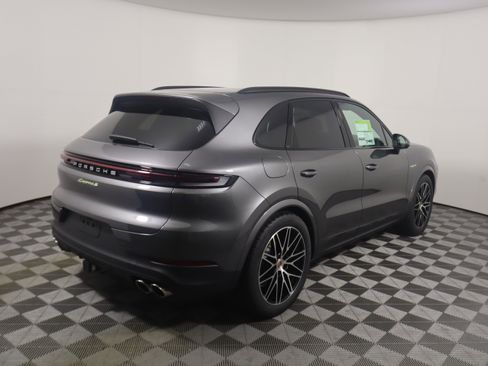 New 2026 Porsche Cayenne S image 7