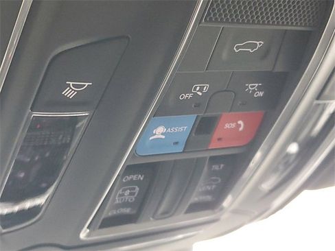 New 2025 Jeep Grand Cherokee L Altitude image 30