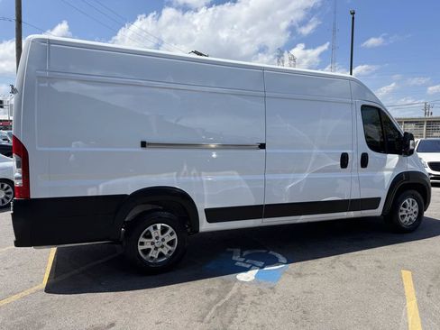 Used 2024 RAM ProMaster 3500 w/ Quick Order Package 22G SLT FWD image 4