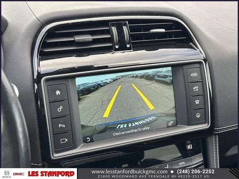 Used 2017 Jaguar F-PACE S image 32