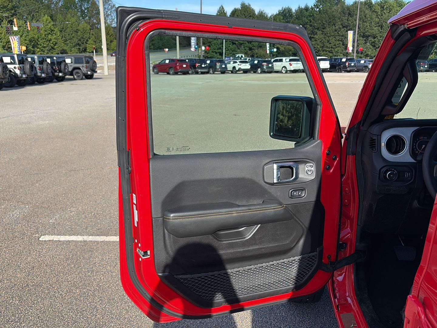 Used 2026 Jeep Wrangler Unlimited Sahara AWD/4WD image 7