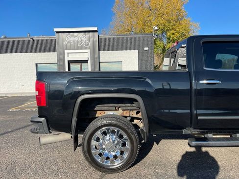 Used 2016 GMC Sierra 2500 Denali w/ Duramax Plus Package AWD/4WD image 4