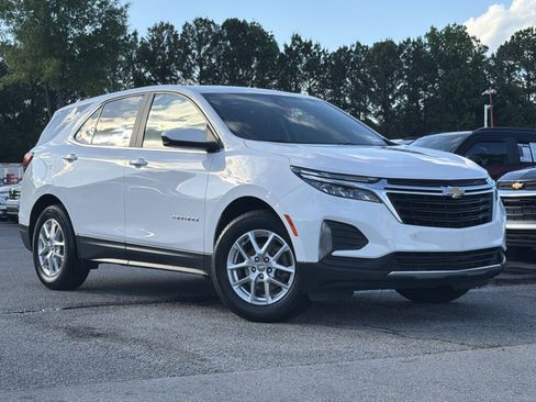 Used 2022 Chevrolet Equinox LT FWD image 2