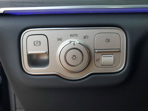 New 2026 Mercedes-Benz GLS 580 4MATIC image 38