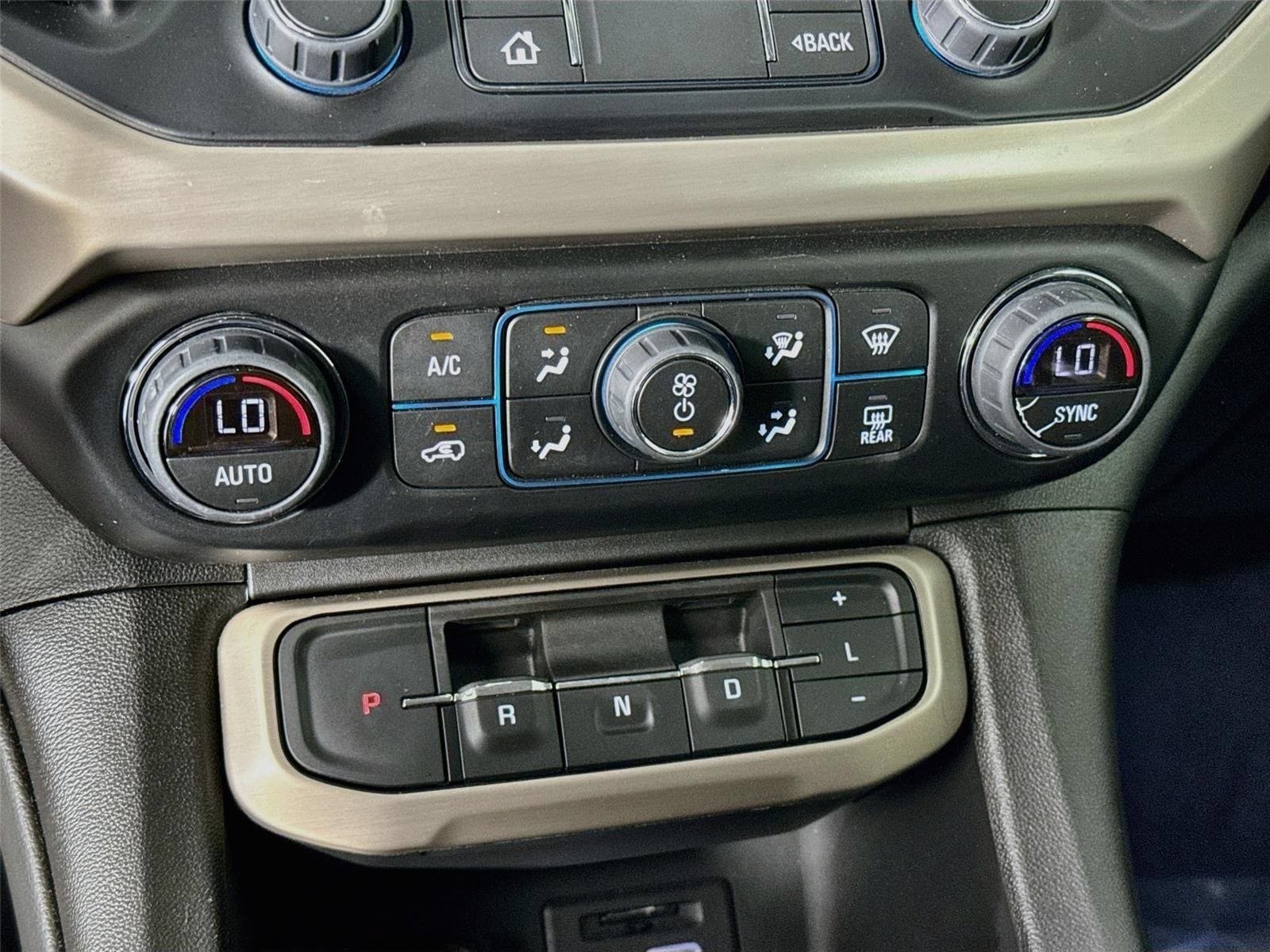 Certified 2023 GMC Acadia Denali w/ Denali Ultimate Package FWD image 17
