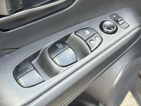Used 2025 Nissan Kicks Play S FWD image 30