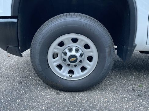 Used 2025 Chevrolet Silverado 2500 W/T w/ Snow Plow Prep/Camper Package AWD/4WD image 29