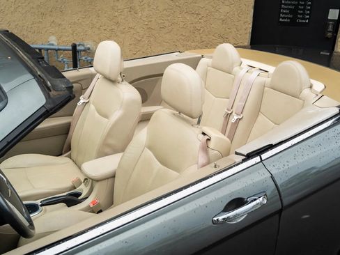 Used 2012 Chrysler 200 Limited FWD image 11