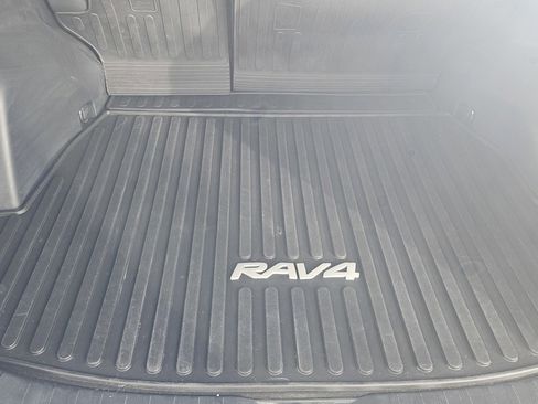 Used 2024 Toyota RAV4 LE image 21