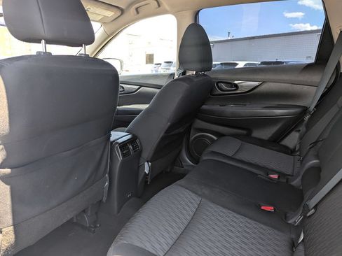 Used 2019 Nissan Rogue S FWD image 26