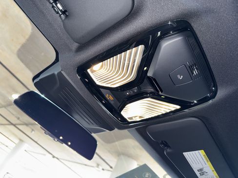 Certified 2025 BMW X6 xDrive40i image 31