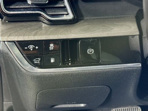 Used 2023 Kia Sportage X-Line AWD/4WD image 10
