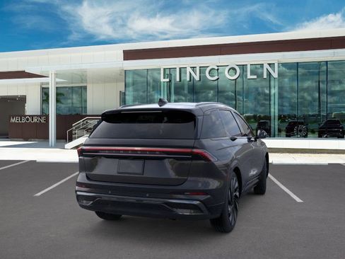 New 2025 Lincoln Nautilus Reserve image 8