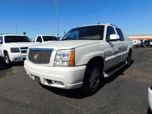 Used 2003 Cadillac Escalade EXT w/ Marketing Vehicle Package image 3
